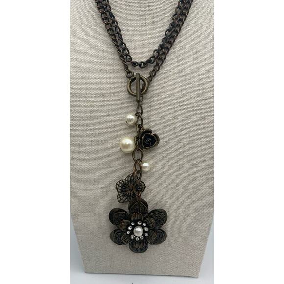 Vintage Brass Toned Front Toggle Closure Flower Faux Pearl Dangle Necklace - Picture 1 of 5